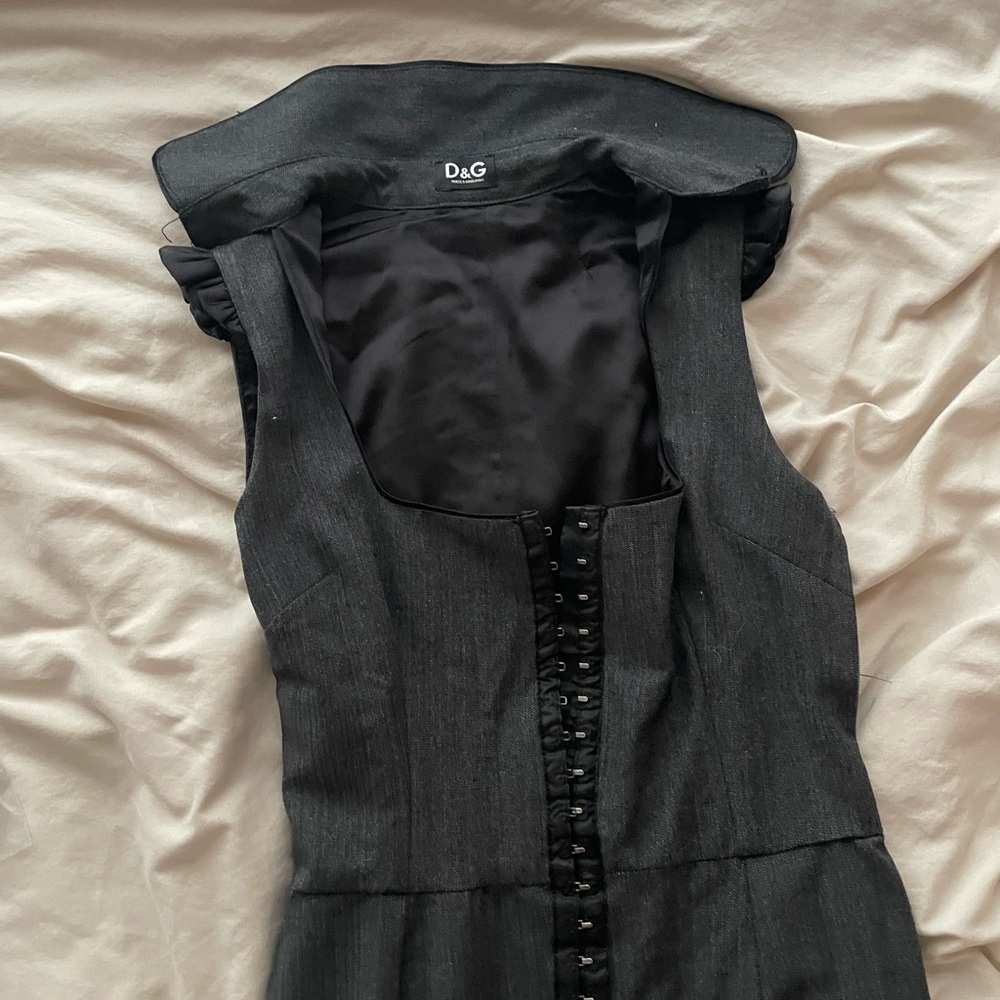 D&G Black Hook-Front Sleeveless Dress with Structured Bodice. NEEDS NEW ZIPPER